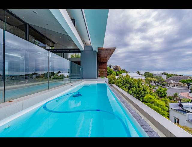 5 BEDROOM HOUSE RENTED IN CAMPS BAY
